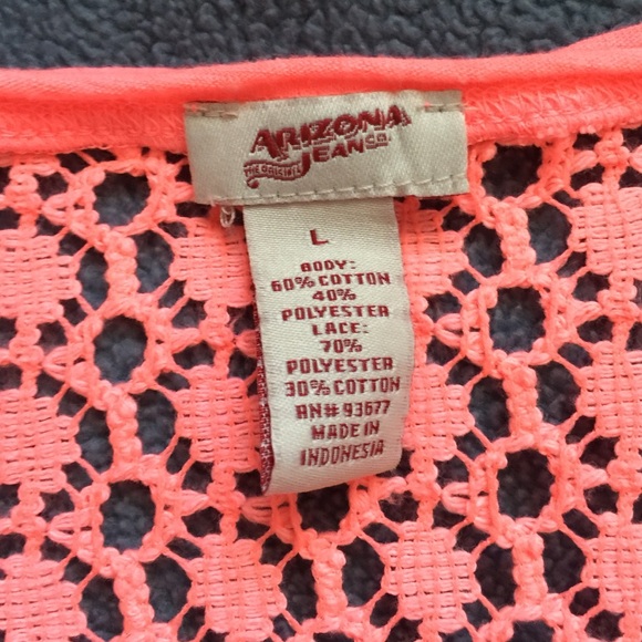 Bright pink tank top - Picture 2 of 4