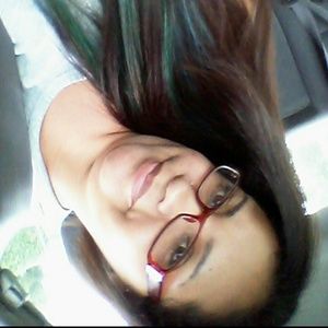 Meet your Posher, Monique