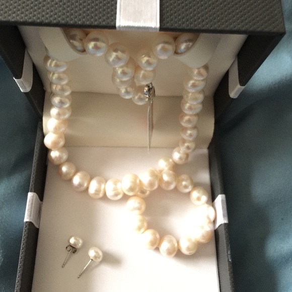 100% authentic PEARLS - Picture 2 of 2