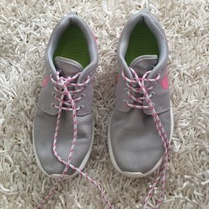 Nike Roshe shoes