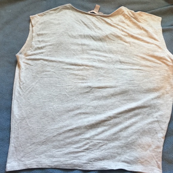 Gray shirt - Picture 3 of 3