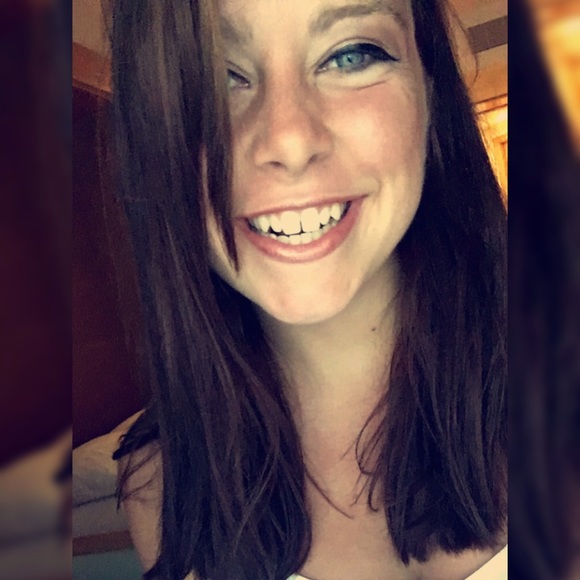 Meet your Posher, Marissa - Picture 3 of 3