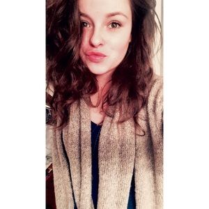 Meet your Posher, Jasmine