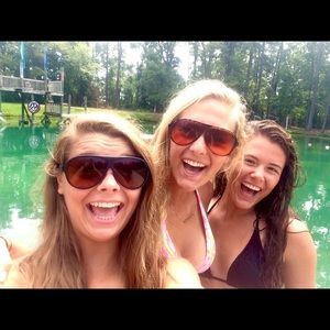 Meet your Posher, Marian