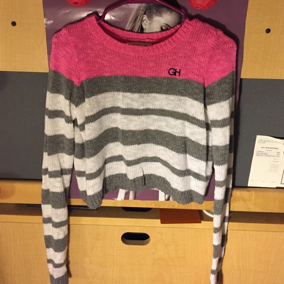 Gilly Hicks cropped pink and grey sweater