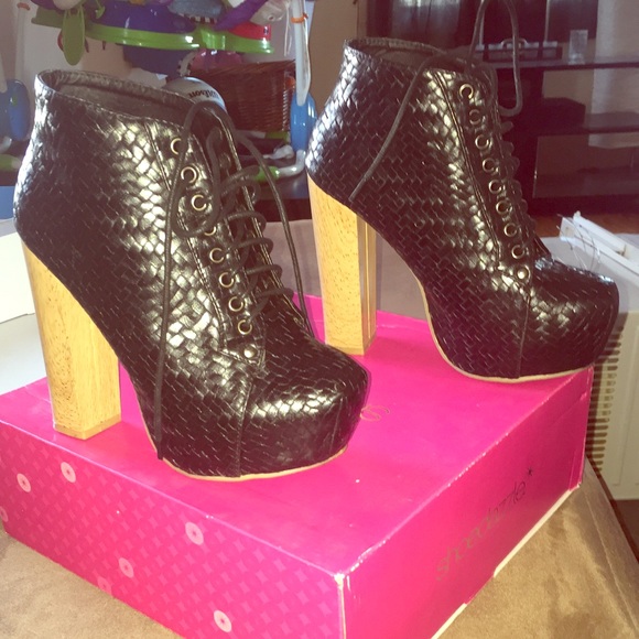 Shoedazzle size 7.5