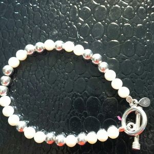 Silpada Pearl bracelet w/sterling silver beads