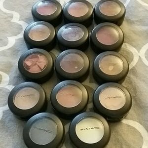 Lot of 14 mac eyeshadows.