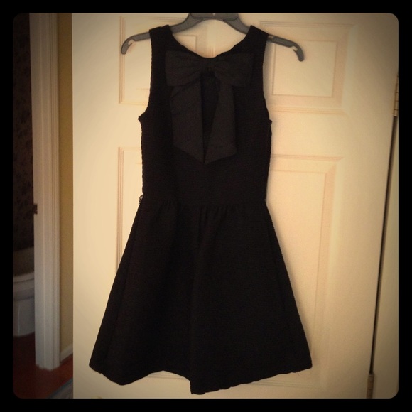 PRICE DROP ONE DAY !!!!Romance Bow dress