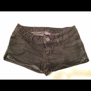 Black pre washed jean shorts 🌸