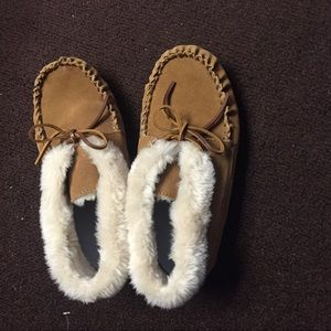 Minnetonka moccasins high top