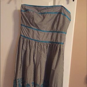 Strapless dress with tie in back