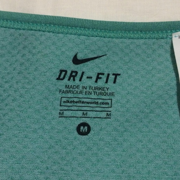 😍HP 11/15😍Nike Dri Fit Top NWOT - Picture 2 of 4