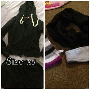 Zip up and short set