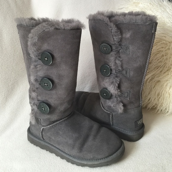 UGG Shoes - UGG ❤️PRICE DROP❤️Tall 3-button grey suede boots