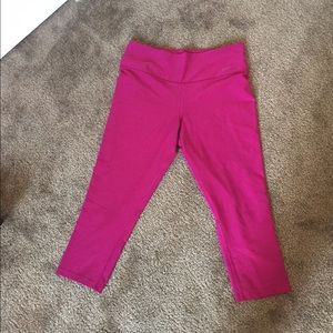 Nike Dri - Fit crops Medium