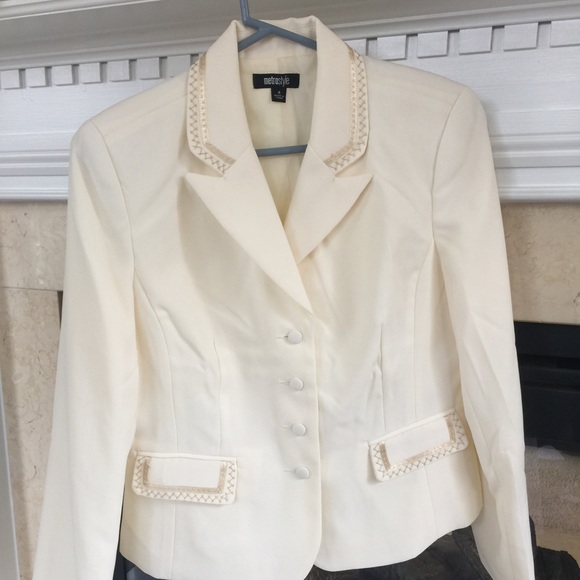 Gorgeous cream gold detail blazer