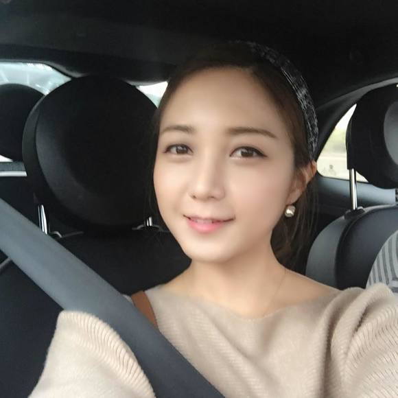 Meet your Posher, Chloe - Picture 1 of 1