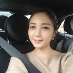 Meet your Posher, Chloe