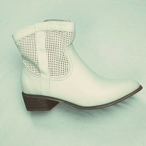 Bucco Capensis Kenelly Boot