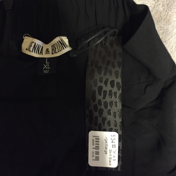 Sienna and Bellini high waisted skirt - Picture 2 of 3