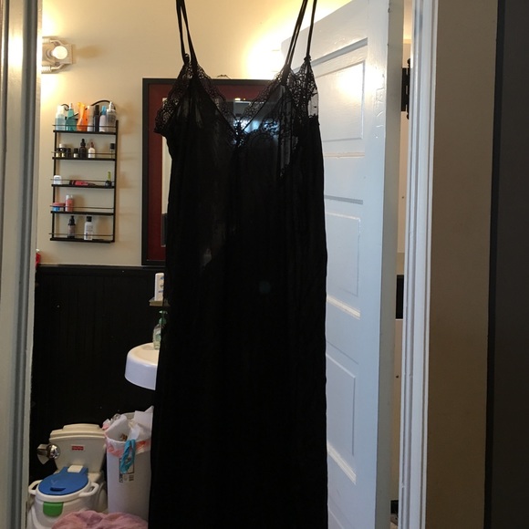 Long black lingerie