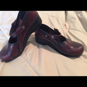 Dansko burgundy mary jane style