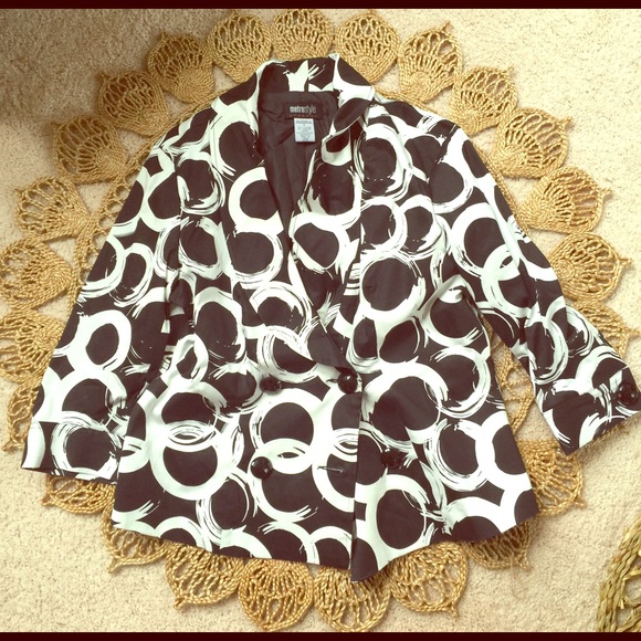 Gorgeous black and white bead embellished blazer
