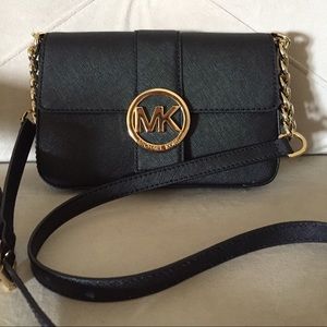 Michael kors crossbody.