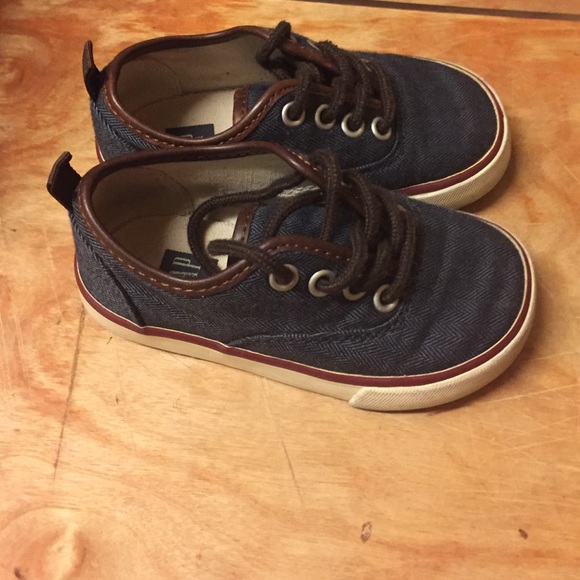 Toddler boy shoes size 6