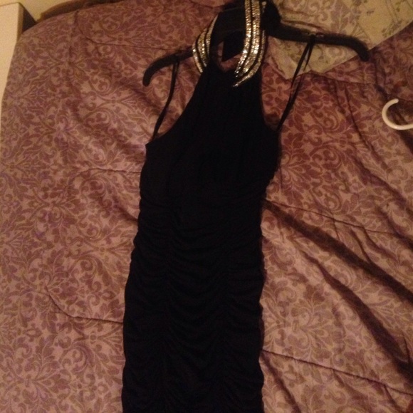 Izbyer dress - Picture 1 of 4
