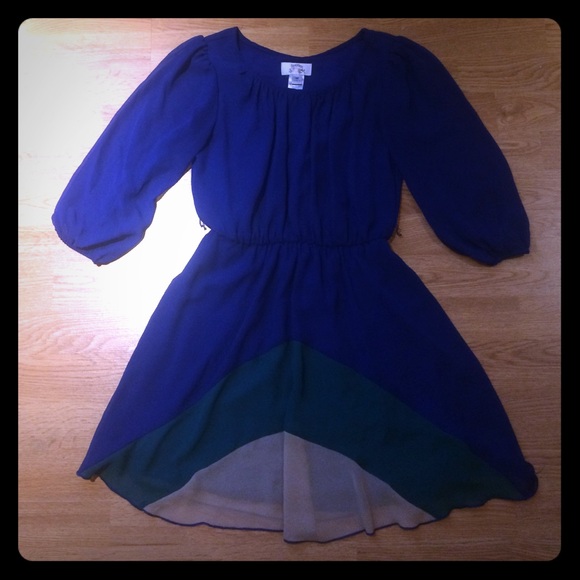 Quarter sleeve dress