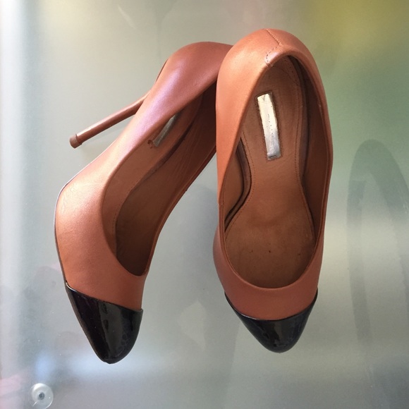 H by Halston Black & Taupe Pumps 8.5 4 1/2 inches