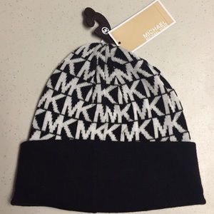 NWT Michael Kors beanie