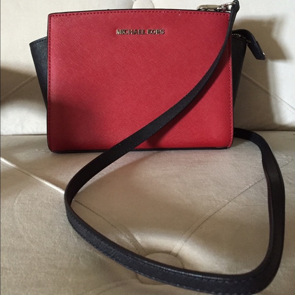 Michael kors crossbody - Picture 1 of 1