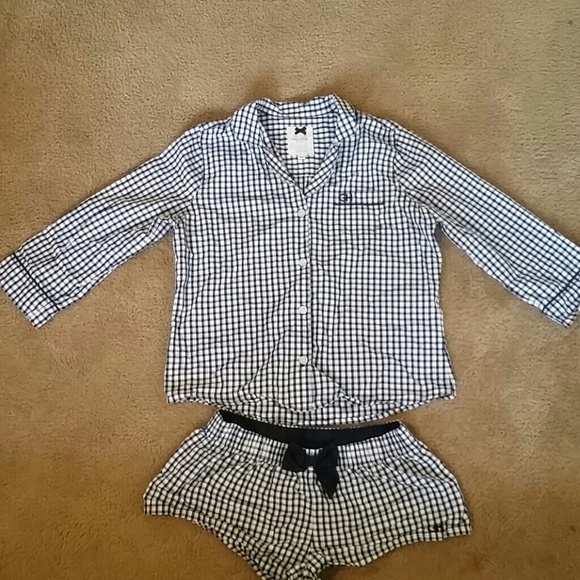Adorable plaid gilly hicks pajamas with free gift!