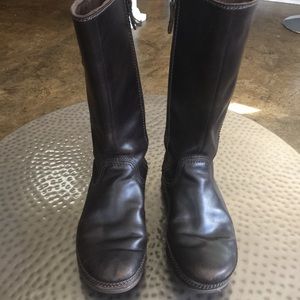 Fitflop boot, hooper tall size 8, chocolate
