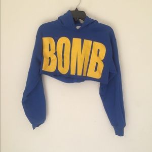 Bomb cropped pullover