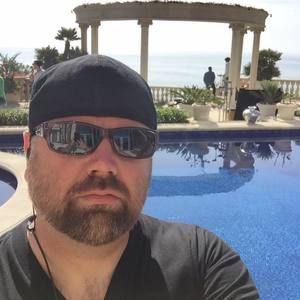 Meet your Posher, Christopher