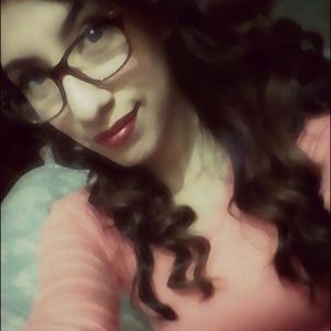 Meet your Posher, Perla