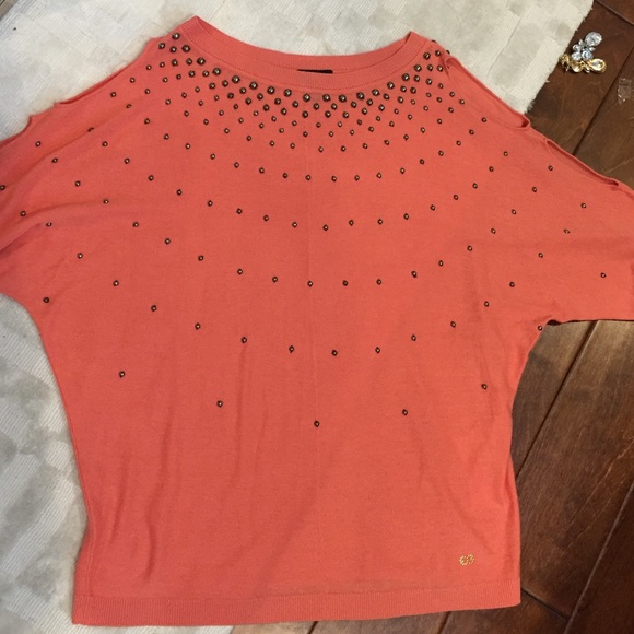 Escape sweater