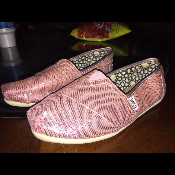 Pink toms