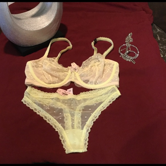 Nwtg Yellow lace set