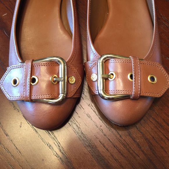 Classy tan ballet flats - Picture 2 of 4