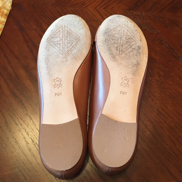 Classy tan ballet flats - Picture 4 of 4
