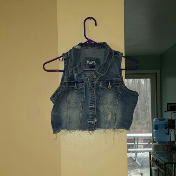 Rue 21 distressed cropped denim vest