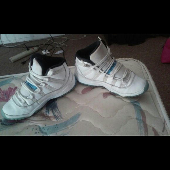 Jordans 11