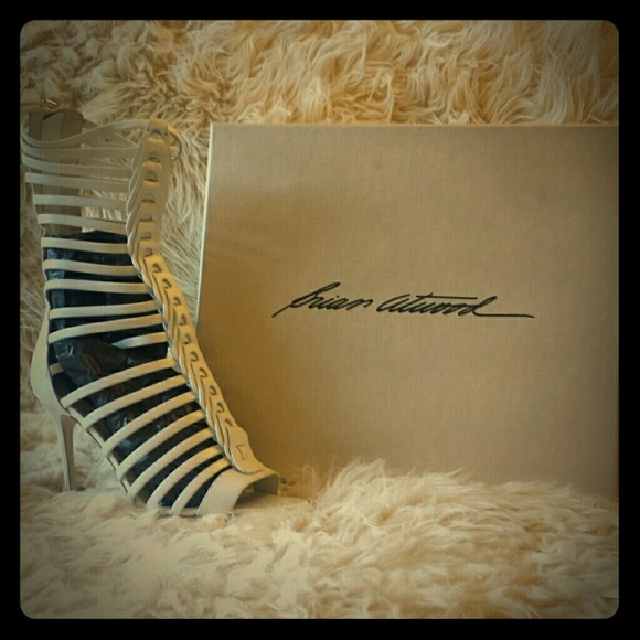 White Isabeli heels