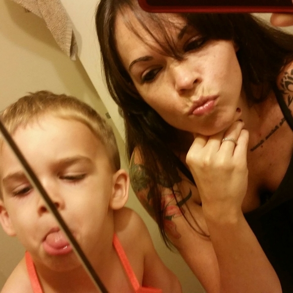 Meet your Posher, Lauren - Picture 1 of 1