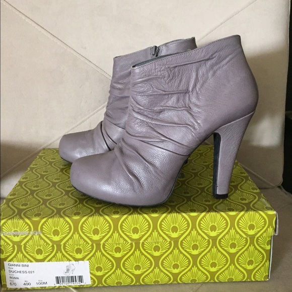 Gianni Bini booties
